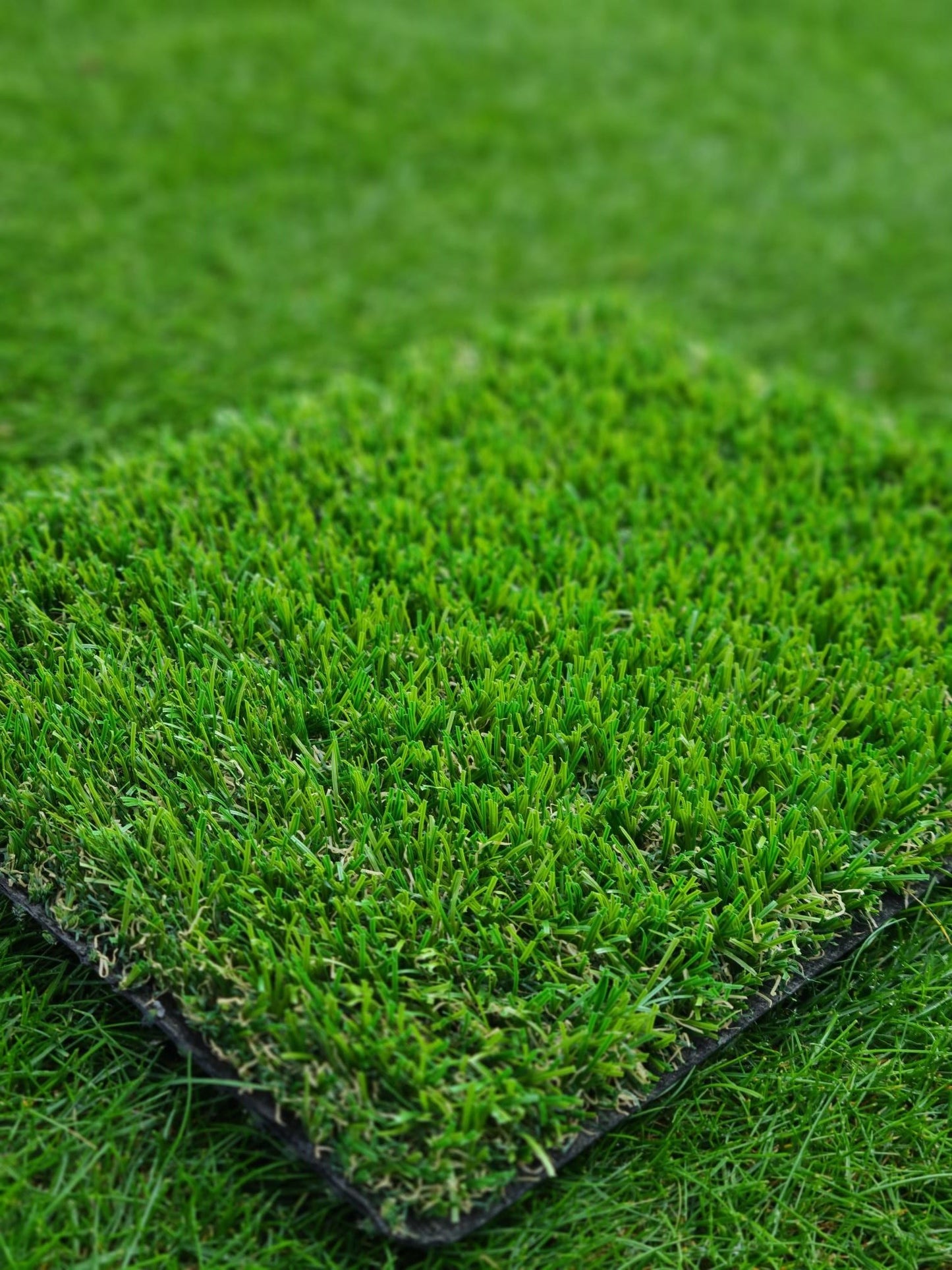 Artificial Turf 25mm Supreme (POA)